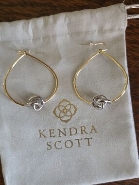 Kendra Scott Presleigh Love Knot Earrings In Gold With Silver Knots.